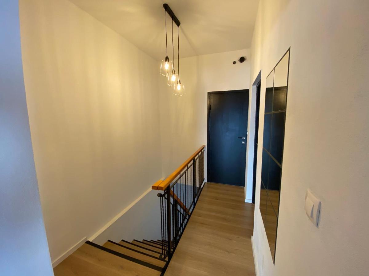 Green Oasis New Apartment พูลา ภายนอก รูปภาพ