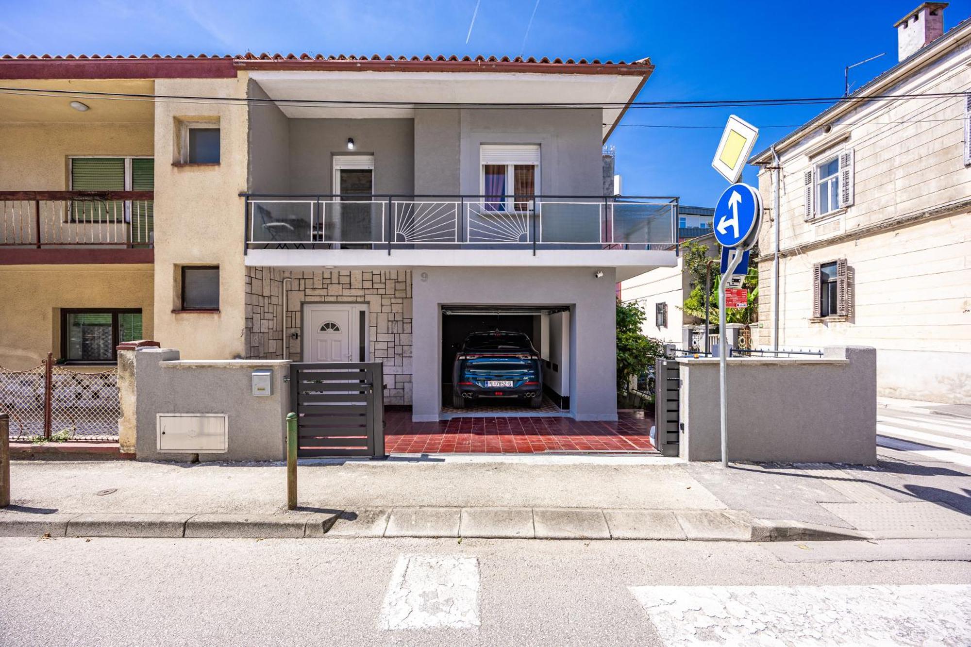 Green Oasis New Apartment พูลา ภายนอก รูปภาพ