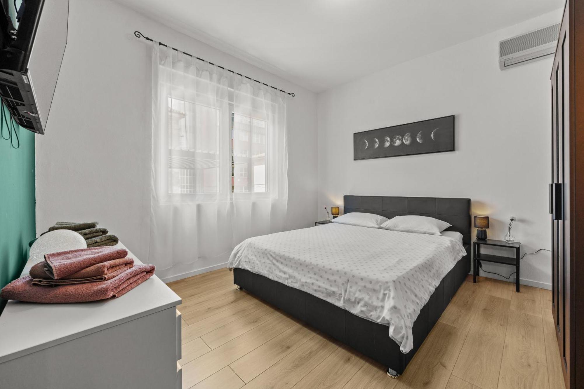 Green Oasis New Apartment พูลา ภายนอก รูปภาพ