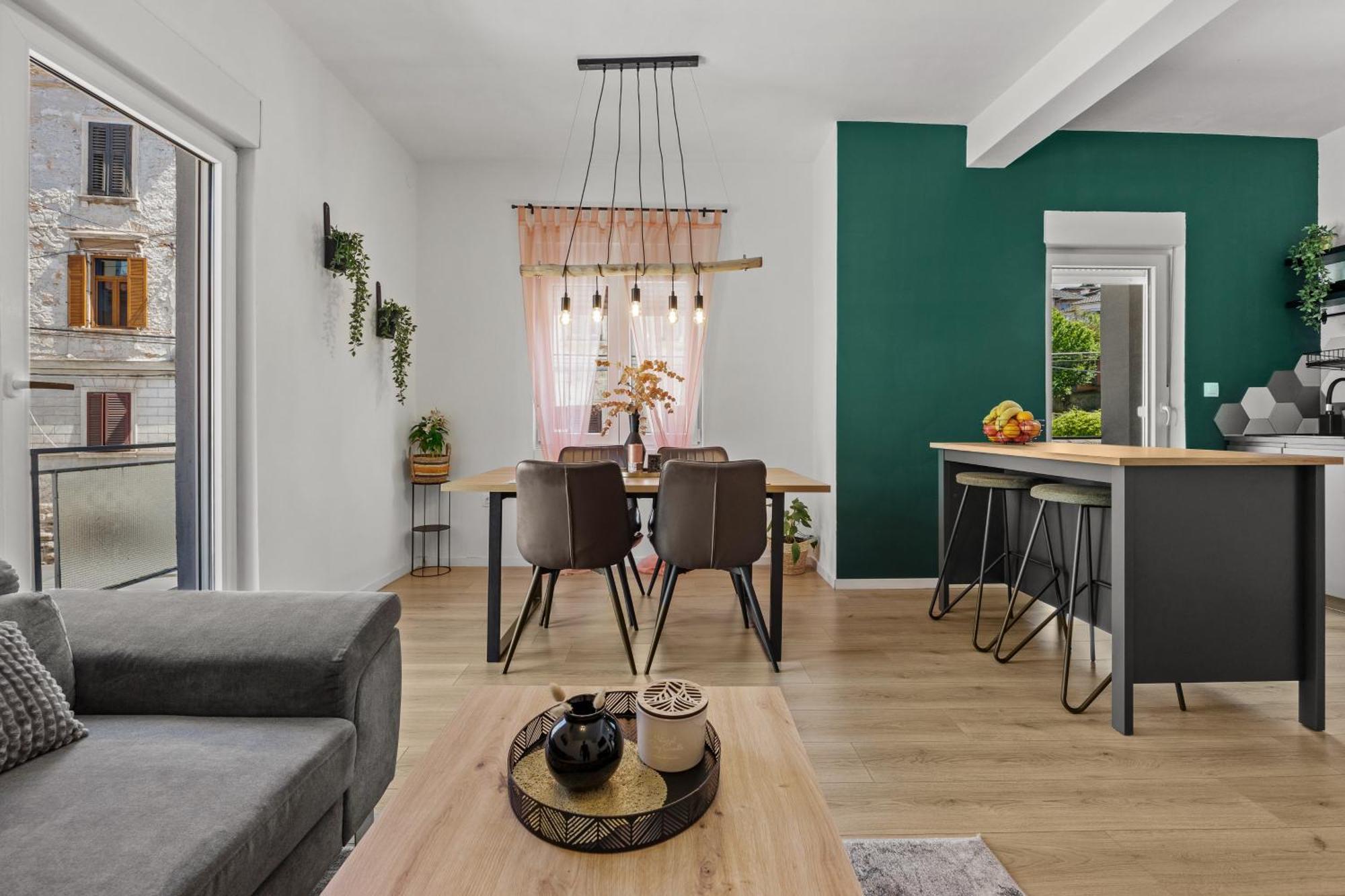 Green Oasis New Apartment พูลา ภายนอก รูปภาพ