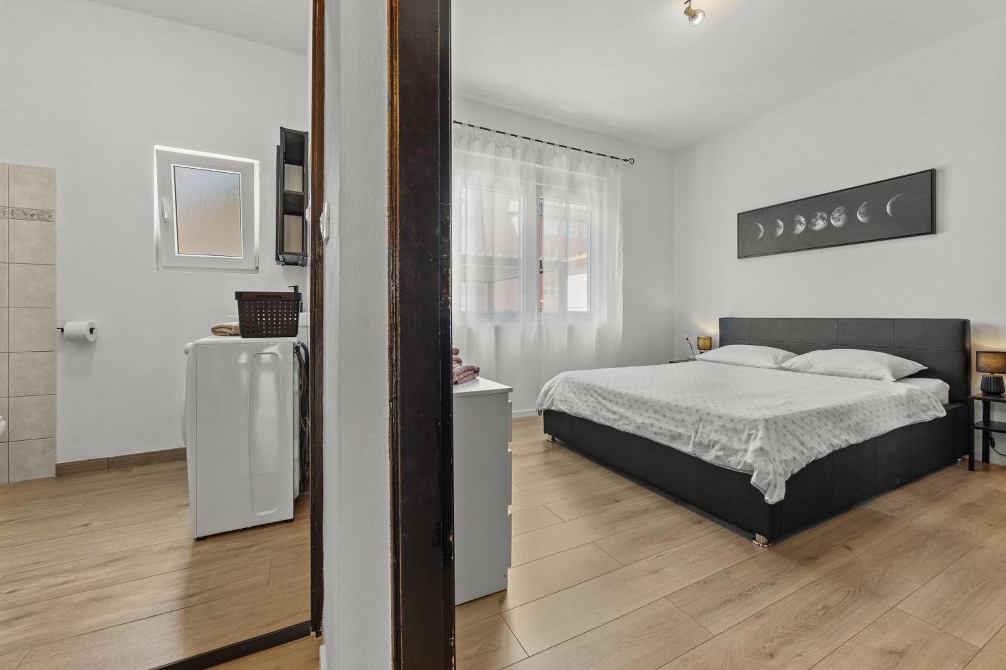 Green Oasis New Apartment พูลา ภายนอก รูปภาพ