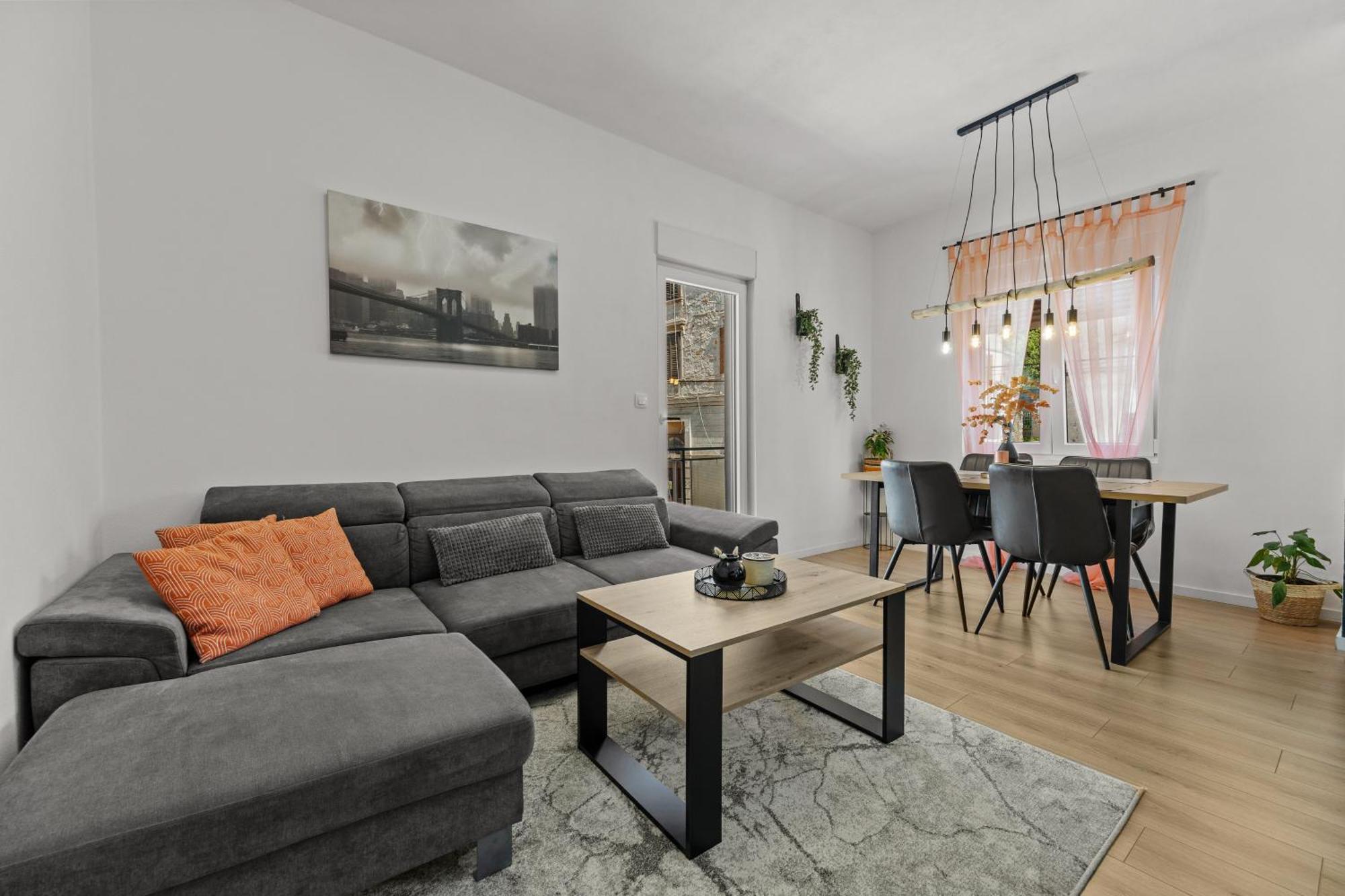 Green Oasis New Apartment พูลา ภายนอก รูปภาพ