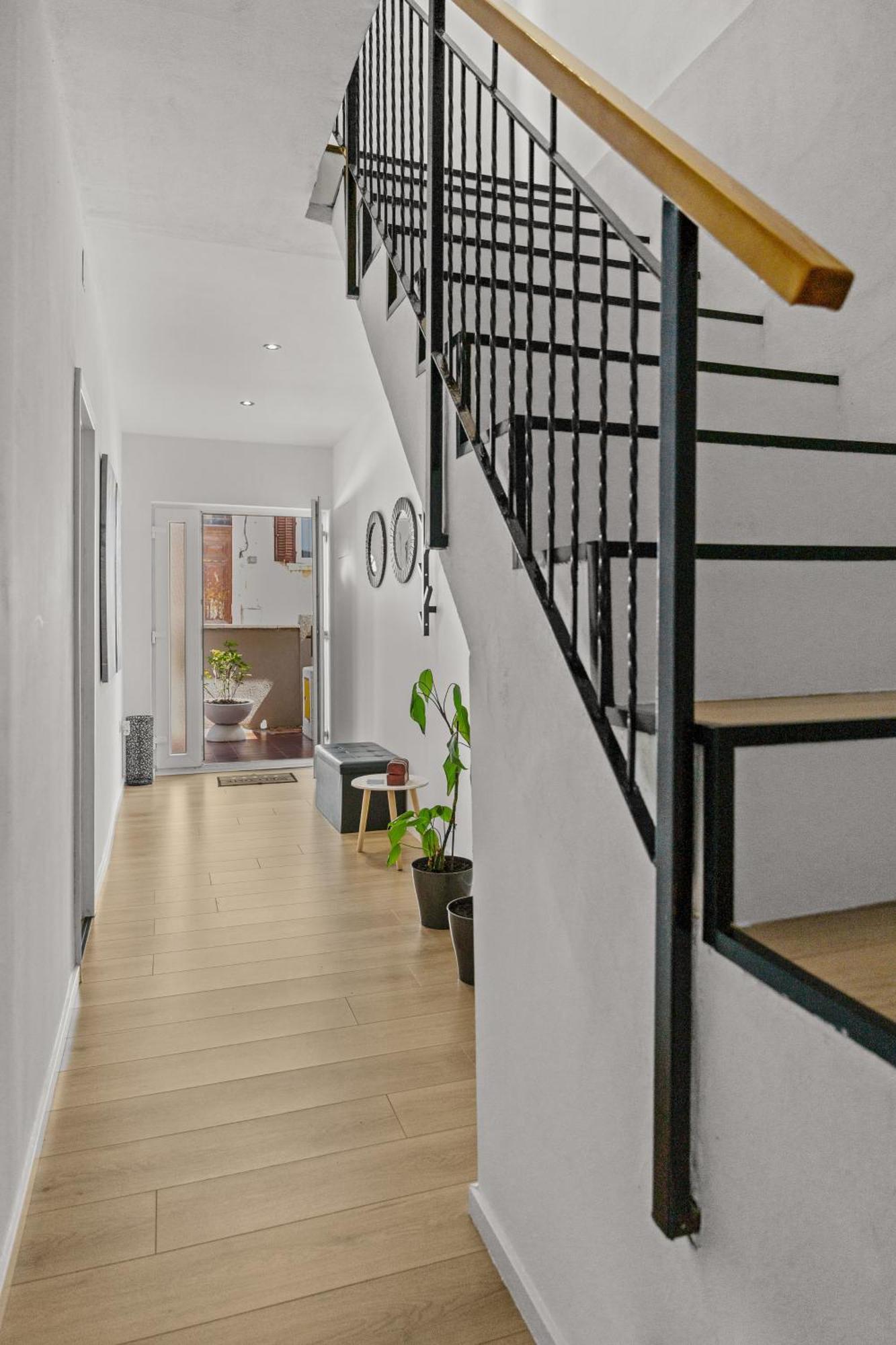 Green Oasis New Apartment พูลา ภายนอก รูปภาพ